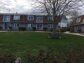 Quaker Manor